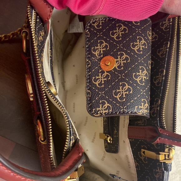 Never used guess purse - Picture 2 of 2
